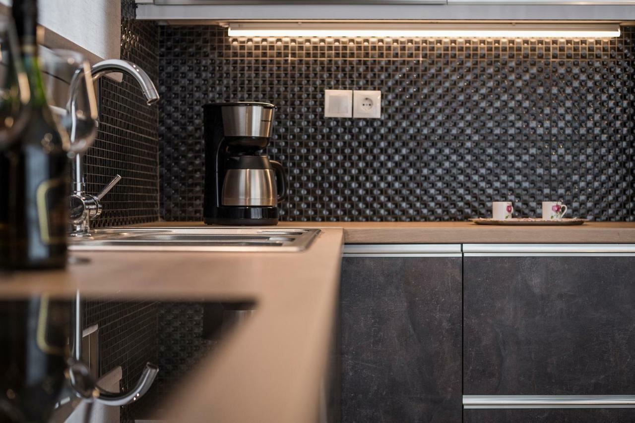 Mirma Luxury Apartment Chrissi Akti Chania Exterior foto